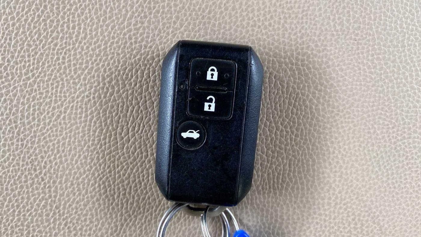 2018 Maruti Dzire ZXI AMT, Petrol, Automatic, 67,778 km, Key Close Up