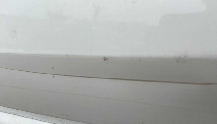 2012 Volkswagen Vento HIGHLINE 1.6 MPI, Petrol, Manual, 70,099 km, Front passenger door - Slightly dented