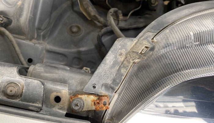 2019 Maruti Baleno ZETA PETROL 1.2, Petrol, Manual, 43,237 km, Right headlight - Clamp has minor damage