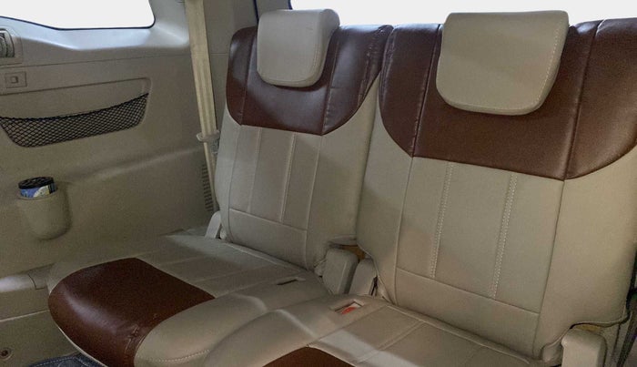 2016 Mahindra XUV500 W6, Diesel, Manual, 91,242 km, Third Seat Row ( optional )