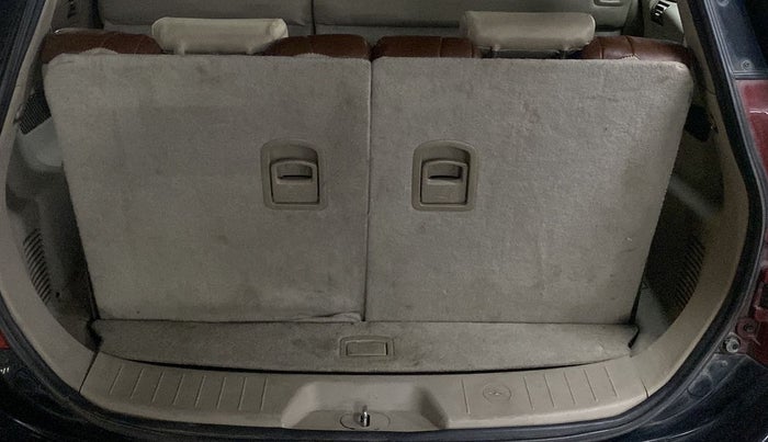 2016 Mahindra XUV500 W6, Diesel, Manual, 91,242 km, Boot Inside