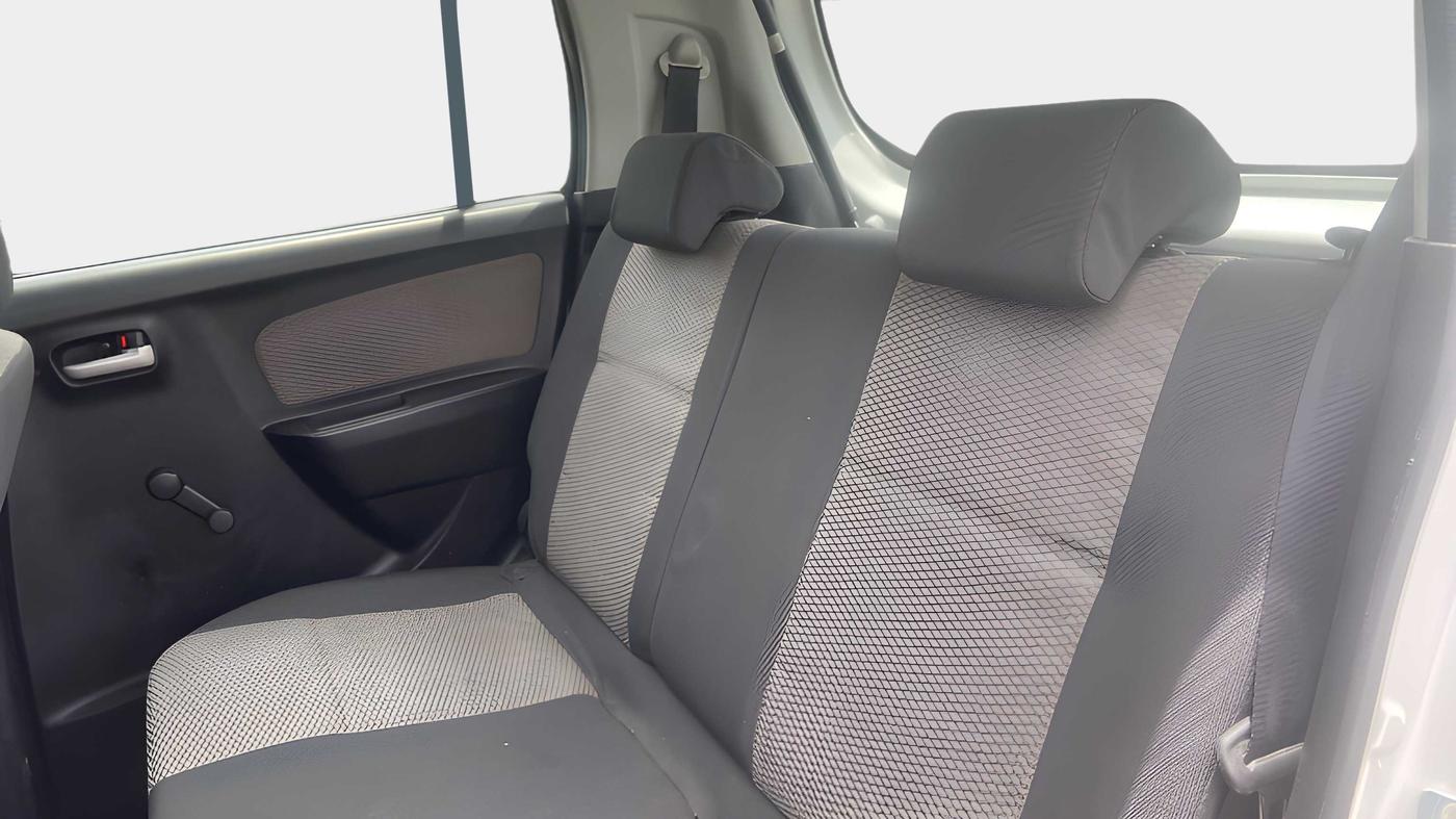 2015 Maruti Wagon R 1.0 LXI, Petrol, Manual, 32,750 km, Right Side Rear Door Cabin