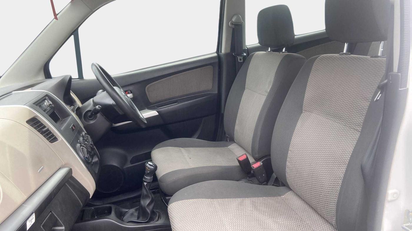 2015 Maruti Wagon R 1.0 LXI, Petrol, Manual, 32,750 km, Right Side Front Door Cabin