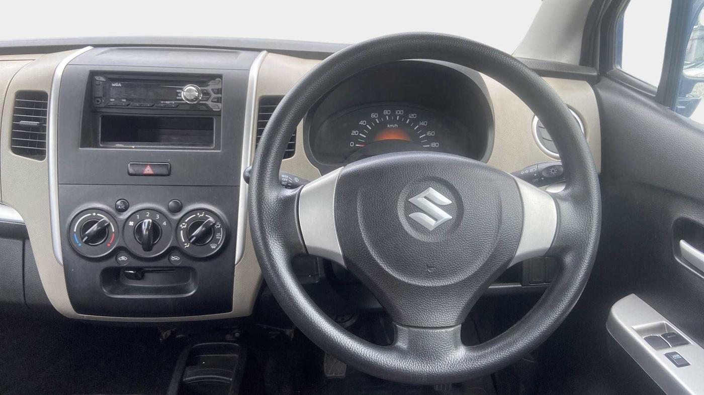 2015 Maruti Wagon R 1.0 LXI, Petrol, Manual, 32,750 km, Steering Wheel Close Up