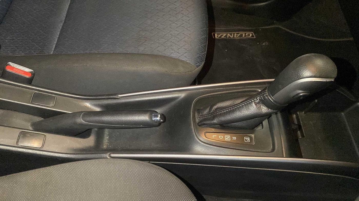 2019 Toyota Glanza V CVT, Petrol, Automatic, 63,600 km, Gear Lever