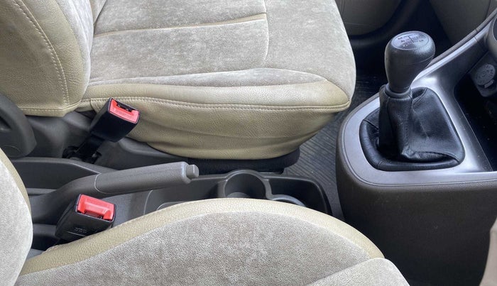 2014 Hyundai i10 SPORTZ 1.1, Petrol, Manual, 19,629 km, Gear Lever