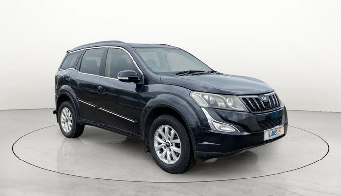 2015 Mahindra XUV500 W10, Diesel, Manual, 87,902 km, Right Front Diagonal
