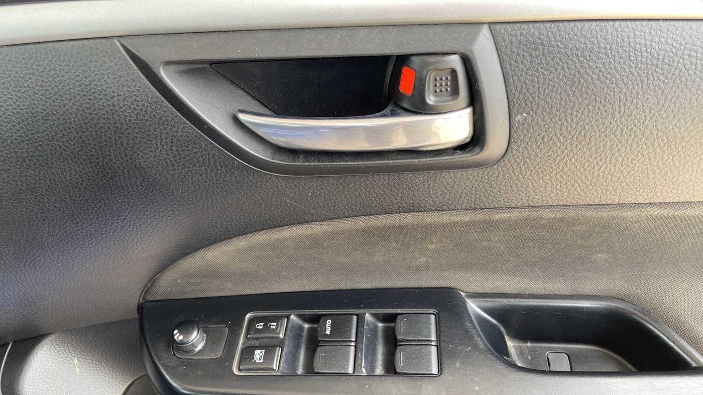 2012 Maruti Swift VXI, Petrol, Manual, 55,430 km, Driver Side Door Panels Control