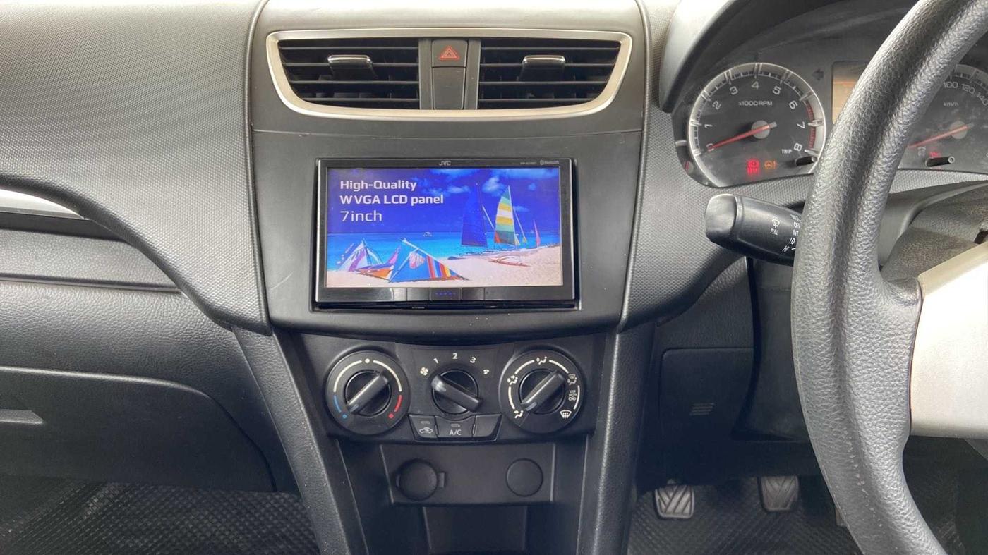 2012 Maruti Swift VXI, Petrol, Manual, 55,430 km, Infotainment System