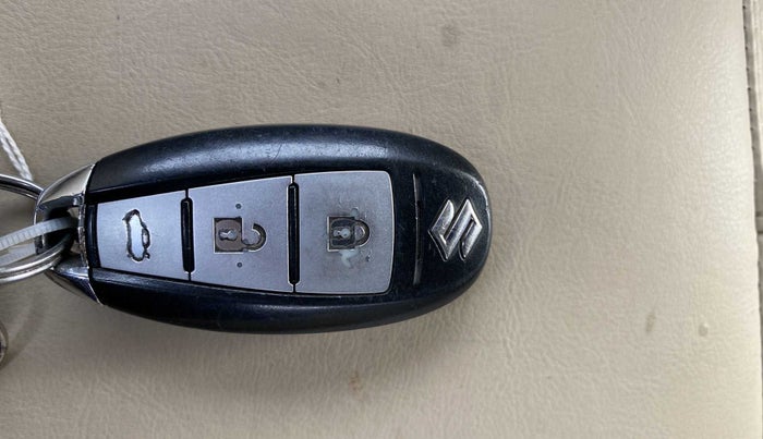 2016 Maruti Ciaz ZDI SHVS, Diesel, Manual, 82,948 km, Key Close Up