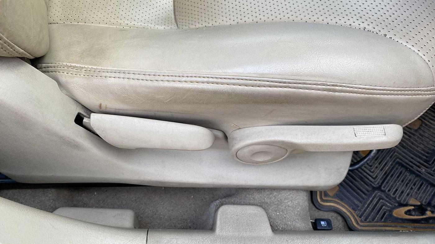 2016 Maruti Ciaz ZDI SHVS, Diesel, Manual, 82,948 km, Driver Side Adjustment Panel