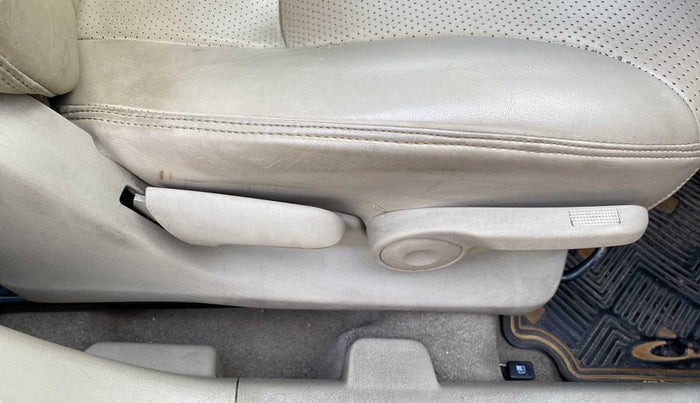 2016 Maruti Ciaz ZDI SHVS, Diesel, Manual, 82,948 km, Driver Side Adjustment Panel