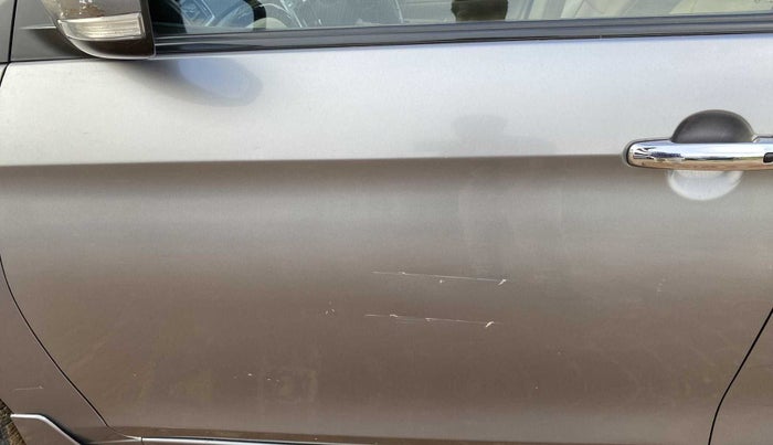 2016 Maruti Ciaz ZDI SHVS, Diesel, Manual, 82,948 km, Front passenger door - Minor scratches