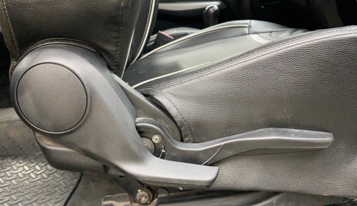 2021 Maruti Swift ZXI, Petrol, Manual, 74,571 km, Driver Side Adjustment Panel