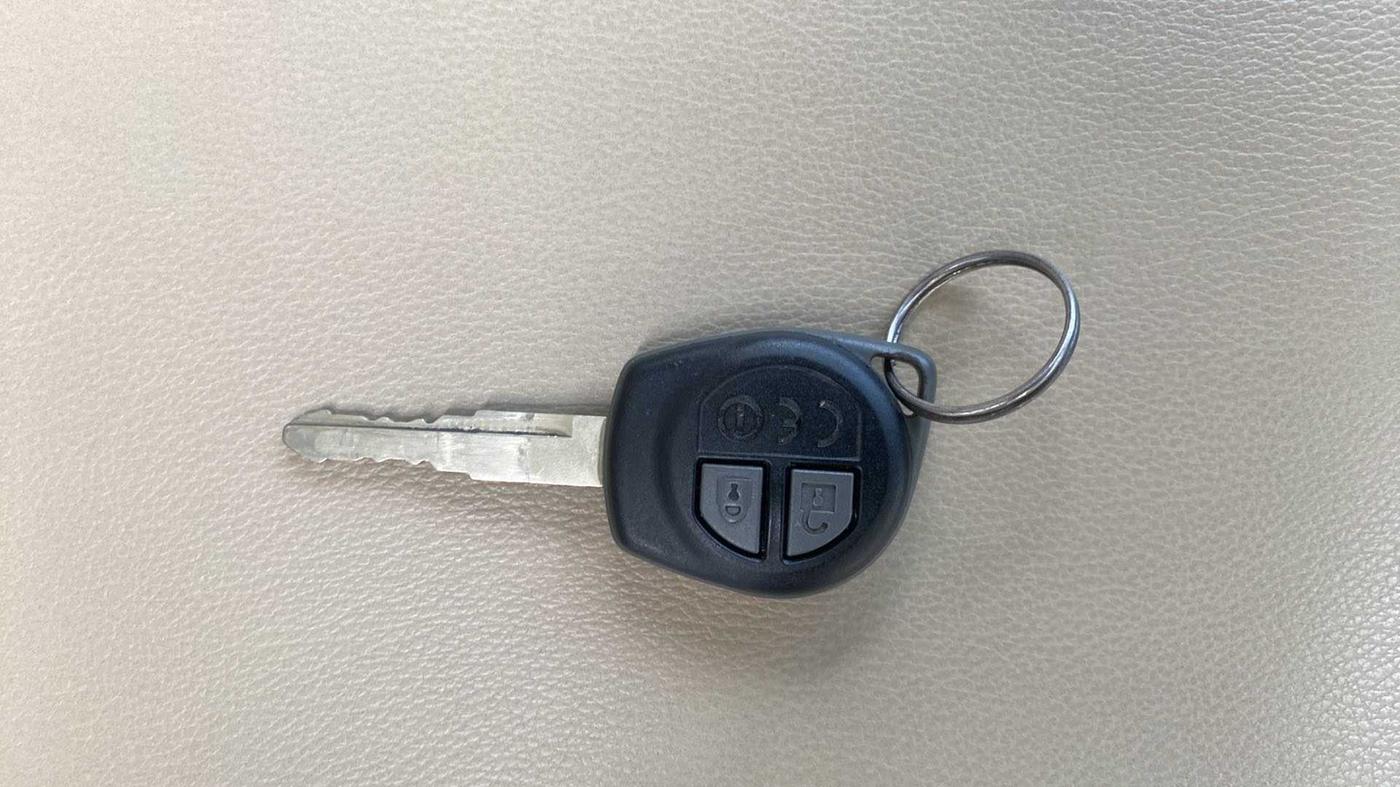 2018 Maruti Dzire VXI, Petrol, Manual, 32,043 km, Key Close Up