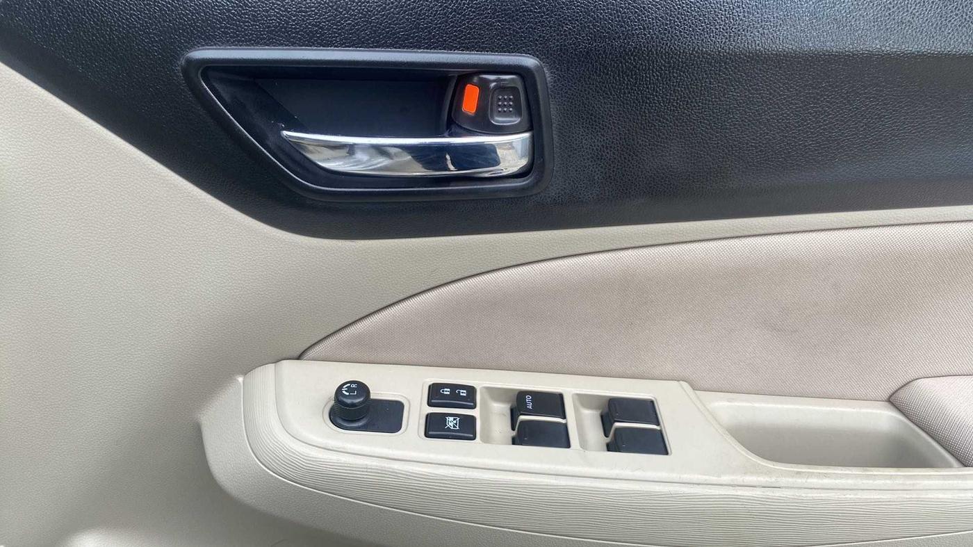 2018 Maruti Dzire VXI, Petrol, Manual, 32,043 km, Driver Side Door Panels Control