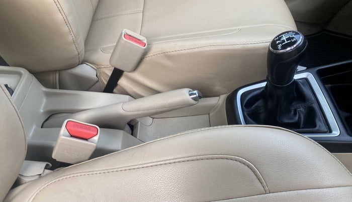 2018 Maruti Dzire VXI, Petrol, Manual, 32,043 km, Gear Lever