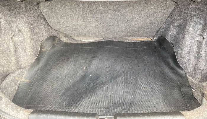 2015 Honda Amaze 1.2L I-VTEC S, Petrol, Manual, 62,496 km, Boot Inside