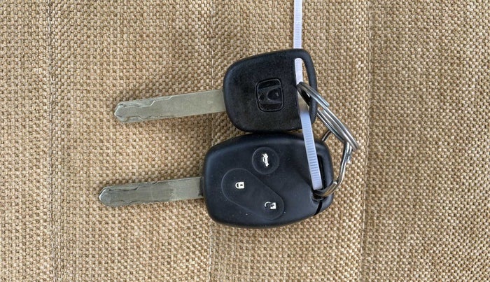 2015 Honda Amaze 1.2L I-VTEC S, Petrol, Manual, 62,496 km, Key Close Up