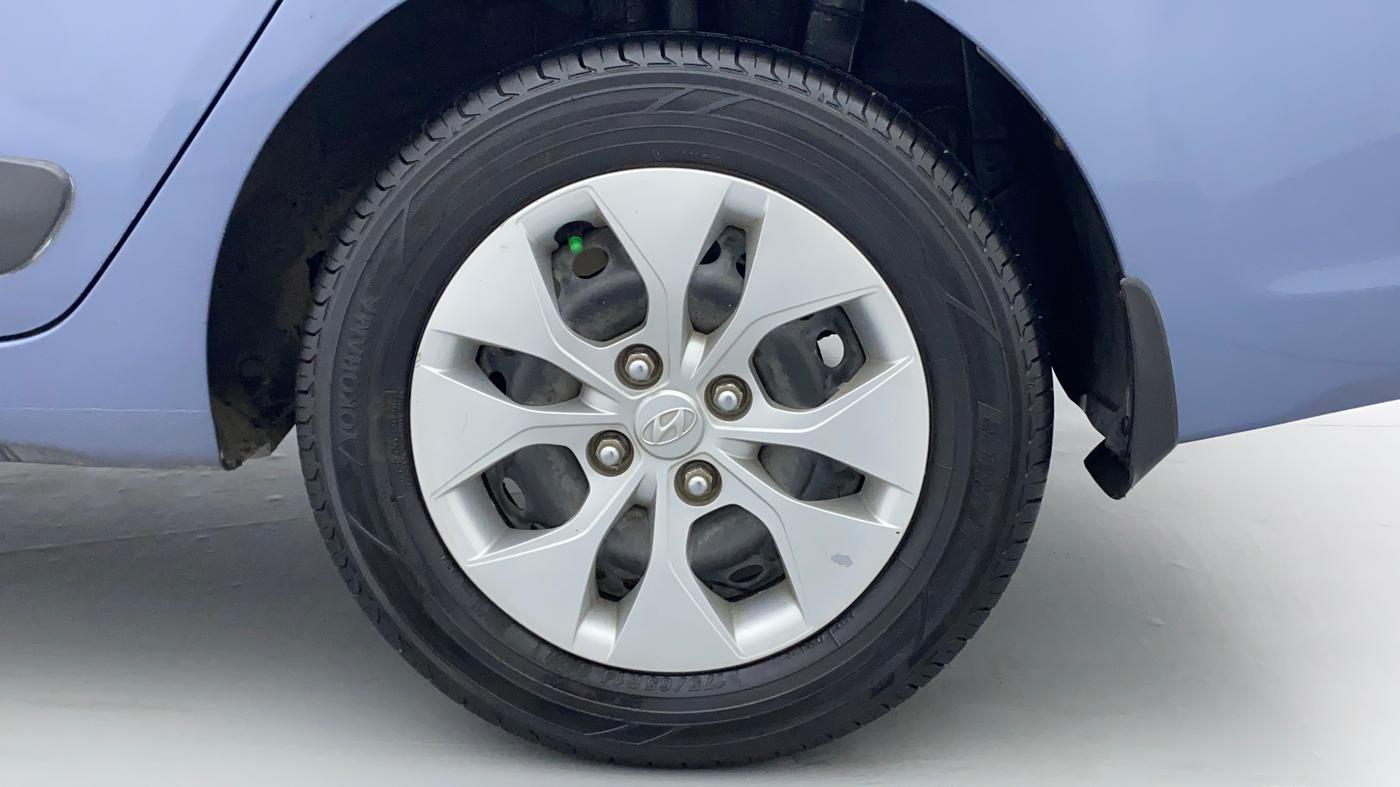 2016 Hyundai Xcent S AT 1.2, Petrol, Automatic, 1,19,769 km, Left Rear Wheel