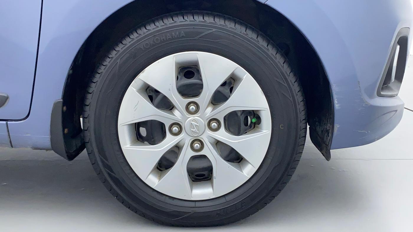 2016 Hyundai Xcent S AT 1.2, Petrol, Automatic, 1,19,769 km, Right Front Wheel