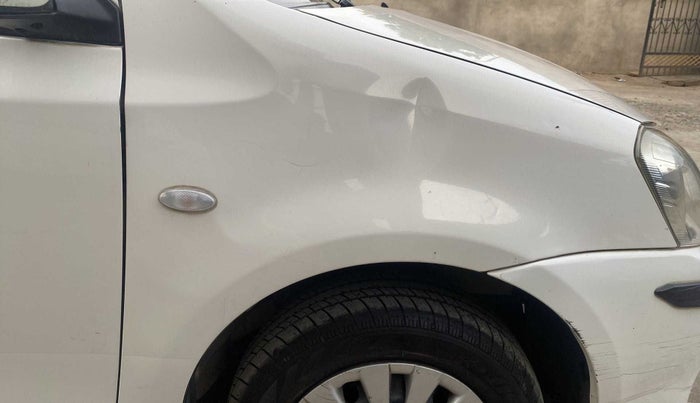 2011 Toyota Etios Liva G, Petrol, Manual, 1 km, Right fender - Slightly dented