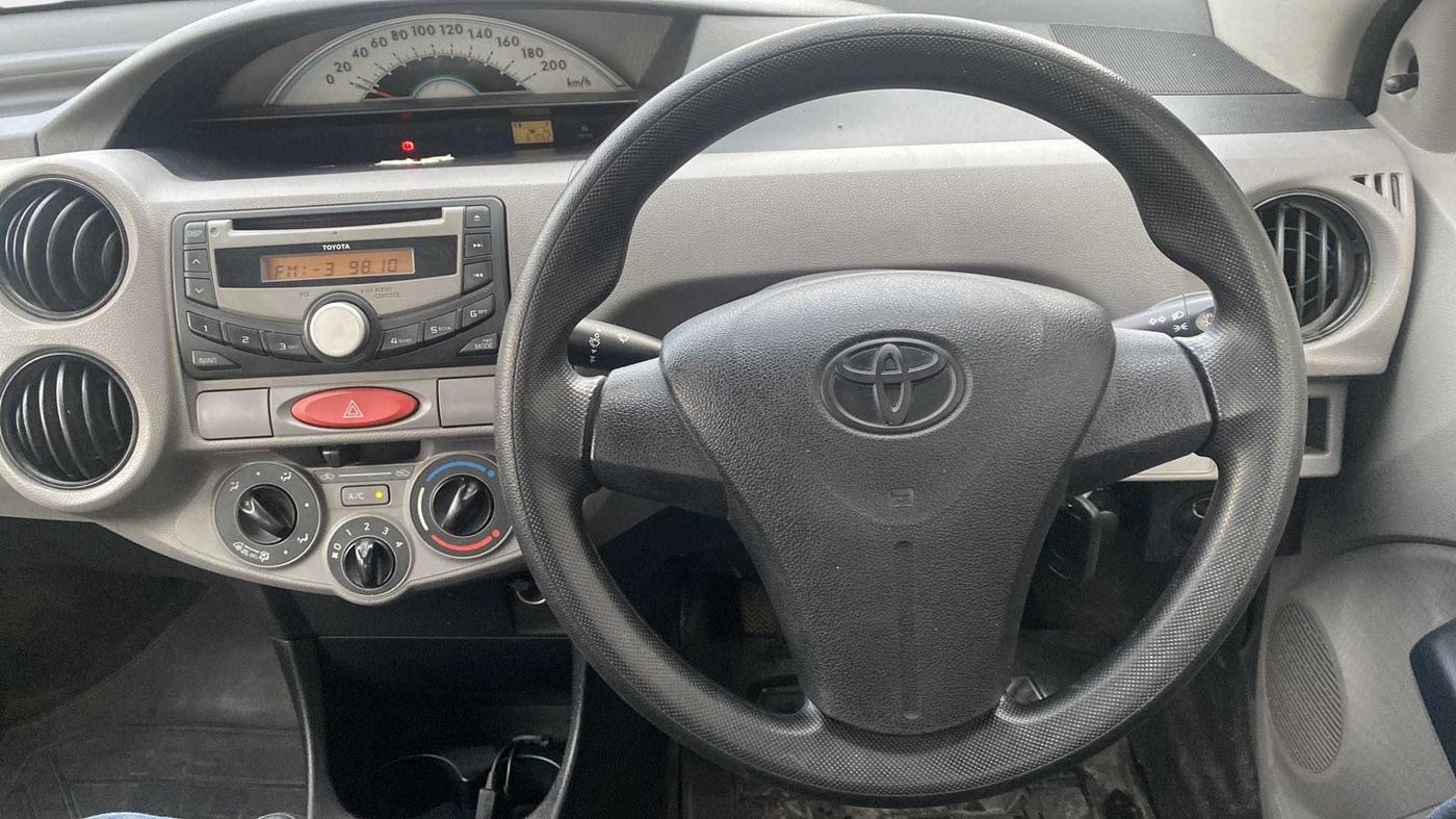2011 Toyota Etios Liva G, Petrol, Manual, 1 km, Steering Wheel Close Up