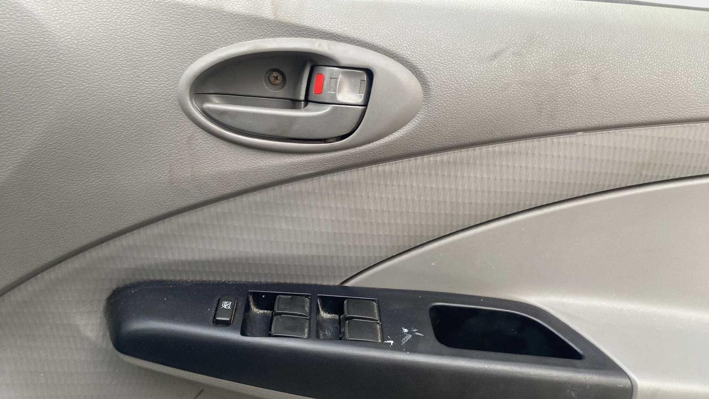 2011 Toyota Etios Liva G, Petrol, Manual, 1 km, Driver Side Door Panels Control