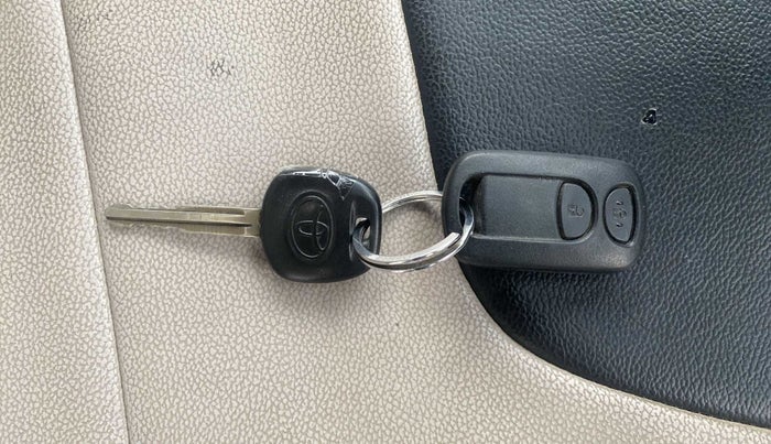 2011 Toyota Etios Liva G, Petrol, Manual, 1 km, Key Close Up