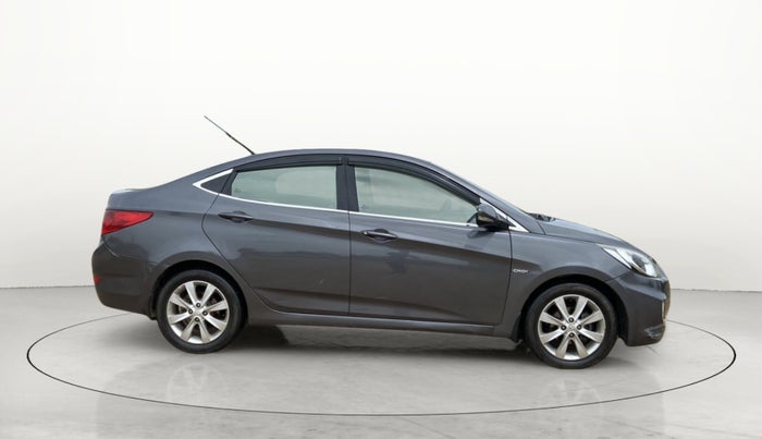 2013 Hyundai Verna FLUIDIC 1.6 CRDI SX, Diesel, Manual, 1,23,902 km, Right Side View