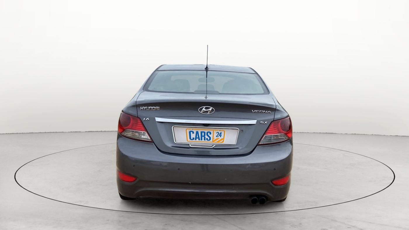 2013 Hyundai Verna FLUIDIC 1.6 CRDI SX, Diesel, Manual, 1,23,902 km, Back/Rear