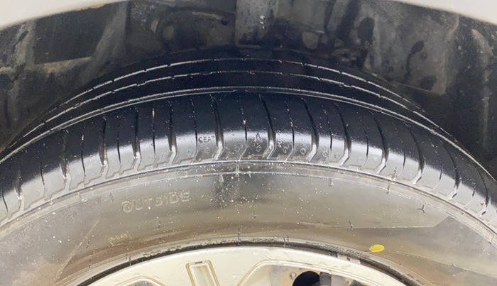 2020 Tata NEXON XM PETROL, Petrol, Manual, 1,45,444 km, Right Front Tyre Tread