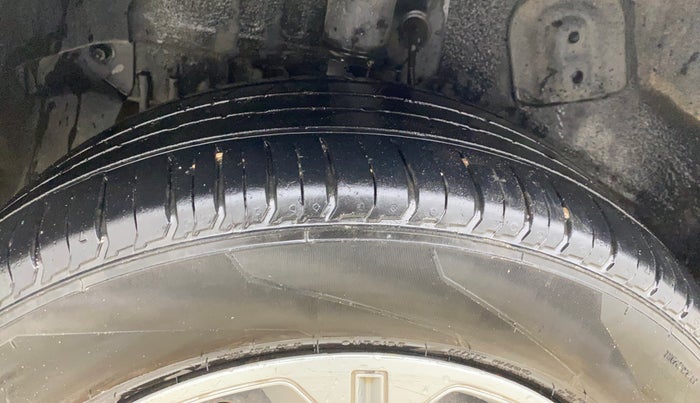 2020 Tata NEXON XM PETROL, Petrol, Manual, 1,45,444 km, Right Rear Tyre Tread