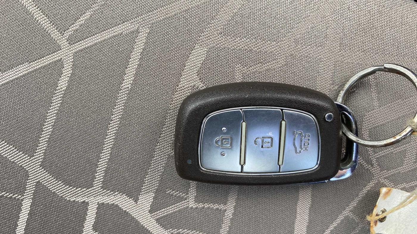 2014 Hyundai Grand i10 SPORTZ 1.2 KAPPA VTVT, Petrol, Manual, 84,483 km, Key Close Up