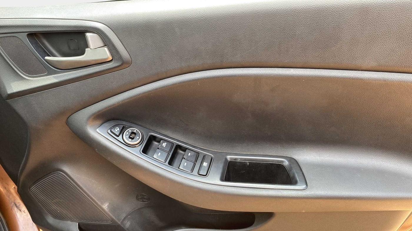 2015 Hyundai i20 Active 1.2 SX, Petrol, Manual, 55,648 km, Driver Side Door Panels Control