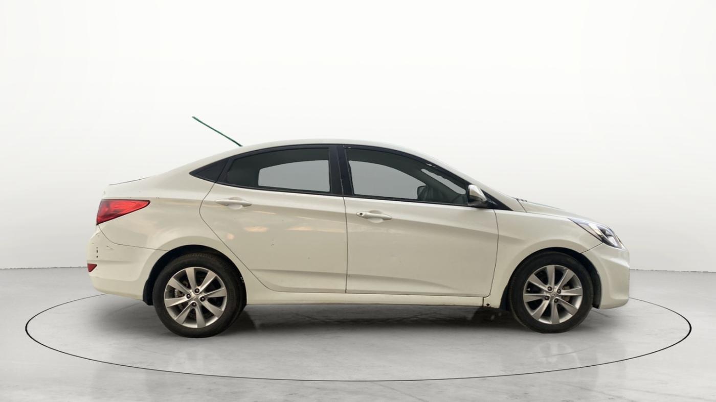 2013 Hyundai Verna FLUIDIC 1.6 CRDI SX, Diesel, Manual, 1,22,604 km, Right Side View