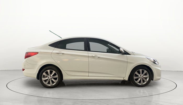 2013 Hyundai Verna FLUIDIC 1.6 CRDI SX, Diesel, Manual, 1,22,604 km, Right Side View
