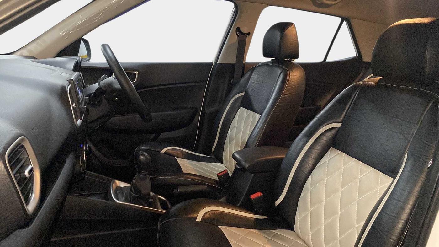 2021 Hyundai VENUE S 1.2, Petrol, Manual, 11,584 km, Right Side Front Door Cabin