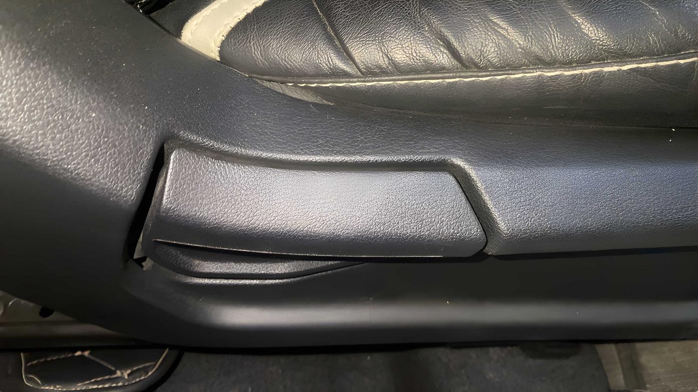 2021 Hyundai VENUE S 1.2, Petrol, Manual, 11,584 km, Driver Side Adjustment Panel