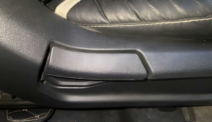 2021 Hyundai VENUE S 1.2, Petrol, Manual, 11,584 km, Driver Side Adjustment Panel