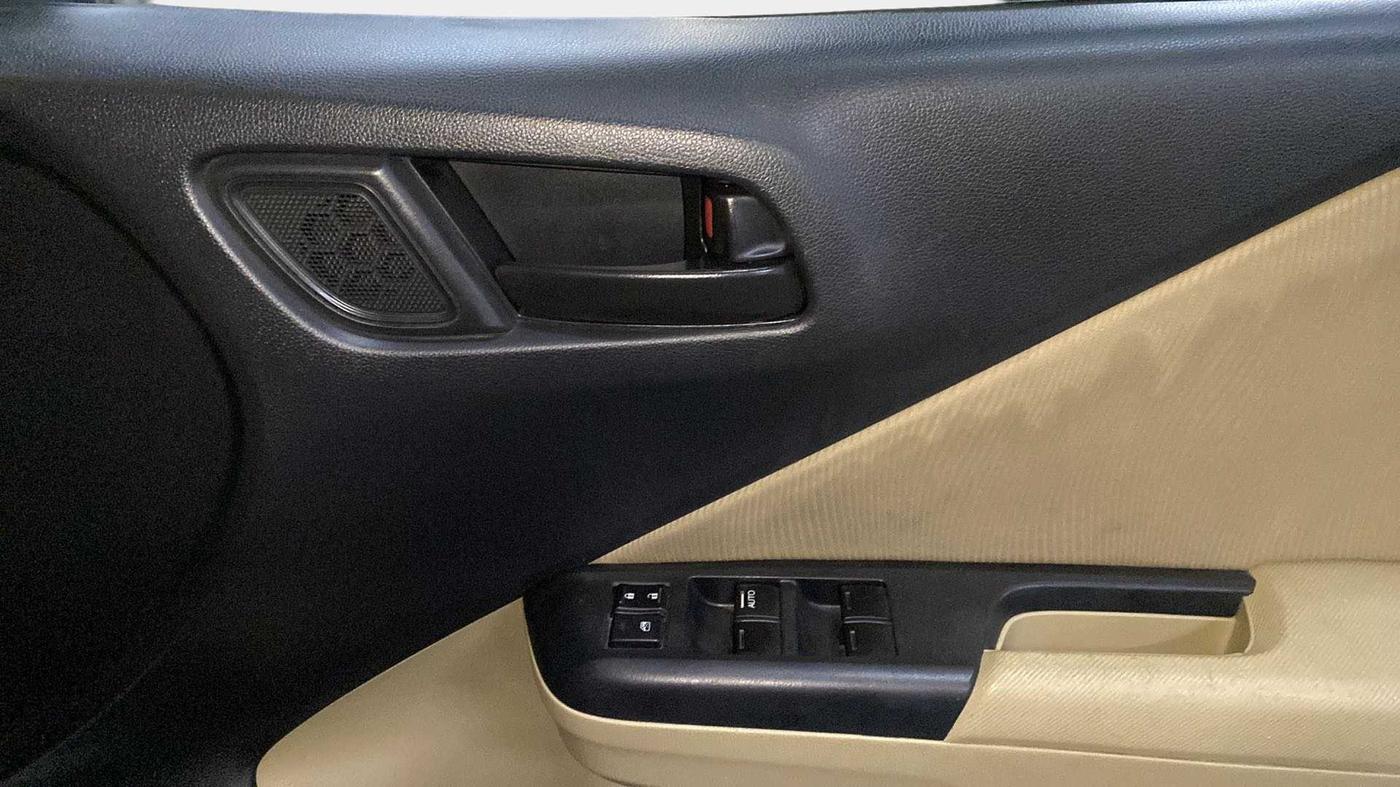 2015 Honda City 1.5L I-VTEC SV, Petrol, Manual, 68,382 km, Driver Side Door Panels Control