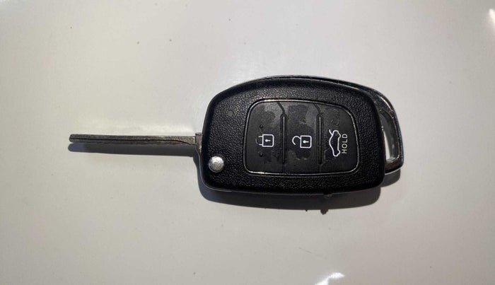2013 Hyundai Verna FLUIDIC 1.6 VTVT SX, Petrol, Manual, 40,249 km, Key Close Up
