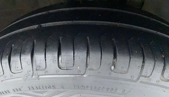 2016 Renault Kwid RXT 0.8, Petrol, Manual, 72,960 km, Right Front Tyre Tread