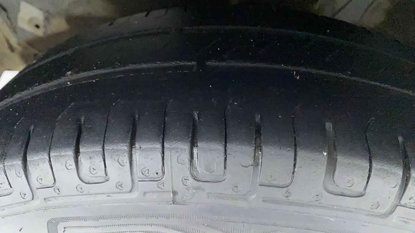 2016 Renault Kwid RXT 0.8, Petrol, Manual, 72,960 km, Left Front Tyre Tread