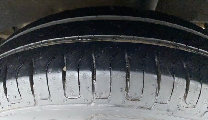 2016 Renault Kwid RXT 0.8, Petrol, Manual, 72,960 km, Left Rear Tyre Tread