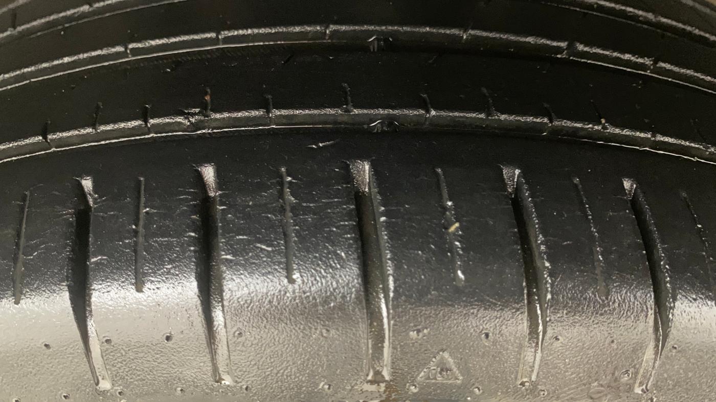 2021 Toyota Glanza G, Petrol, Manual, 37,749 km, Right Front Tyre Tread