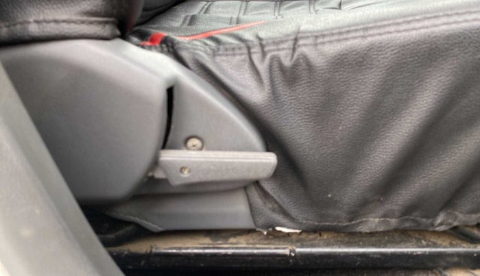 2013 Maruti Alto 800 LXI, Petrol, Manual, 32,823 km, Driver Side Adjustment Panel