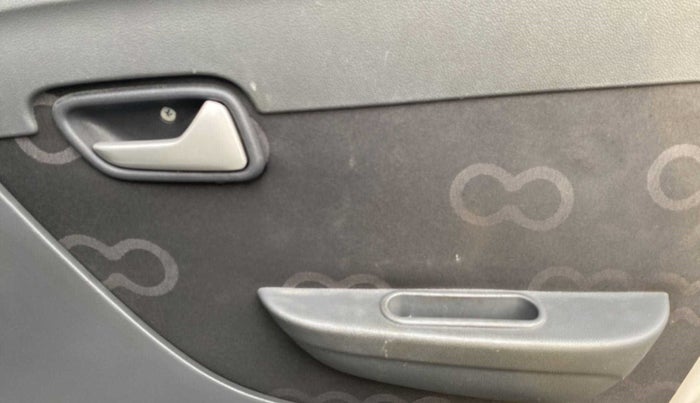 2013 Maruti Alto 800 LXI, Petrol, Manual, 32,823 km, Driver Side Door Panels Control