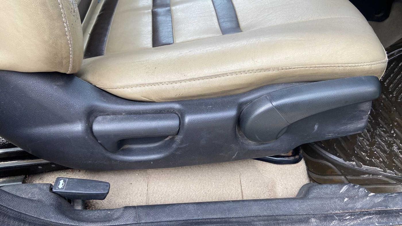 2014 Honda City 1.5L I-DTEC SV, Diesel, Manual, 94,856 km, Driver Side Adjustment Panel