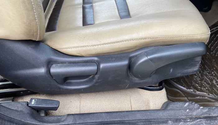 2014 Honda City 1.5L I-DTEC SV, Diesel, Manual, 94,856 km, Driver Side Adjustment Panel